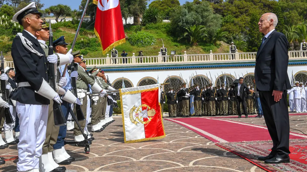 صحيفة: تعديلات مرتقبة على المناصب تؤجج "حرب أجنحة" في تونس