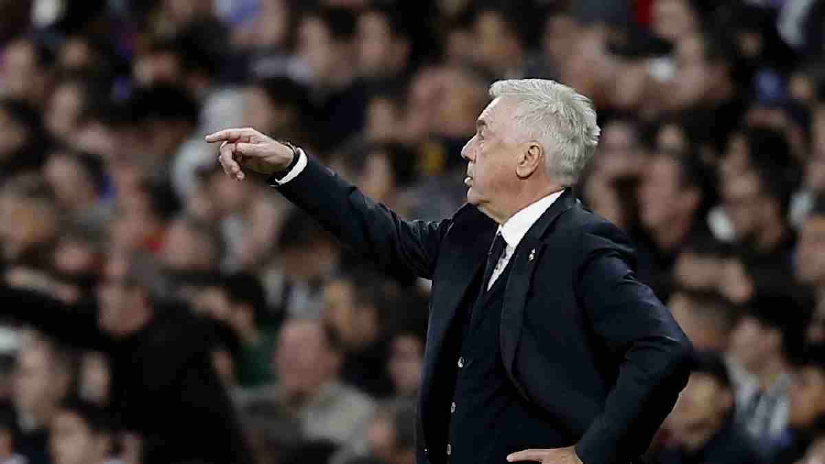 أنشيلوتي يتفاعل مع جائزة أفضل مدرب بتعليق مثير