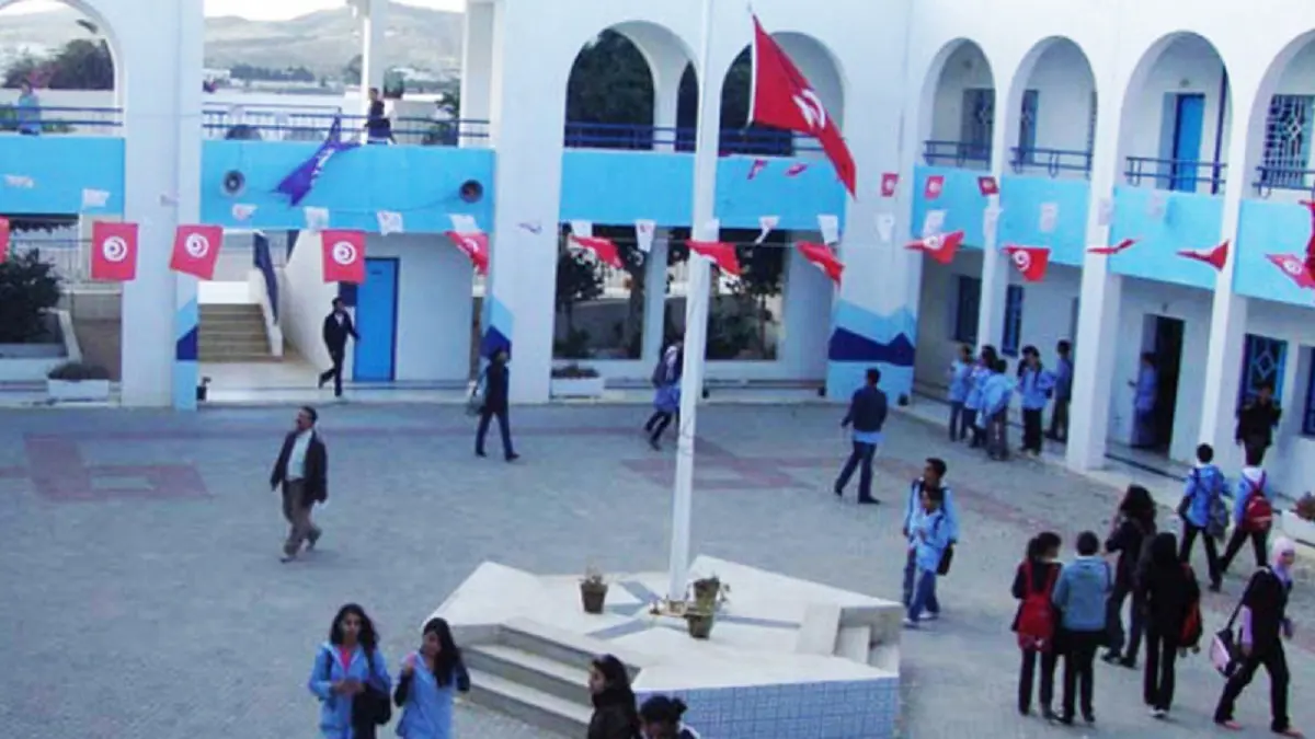 أزمة "كورونا".. صدام مرتقب بين الحكومة ونقابات التعليم في تونس