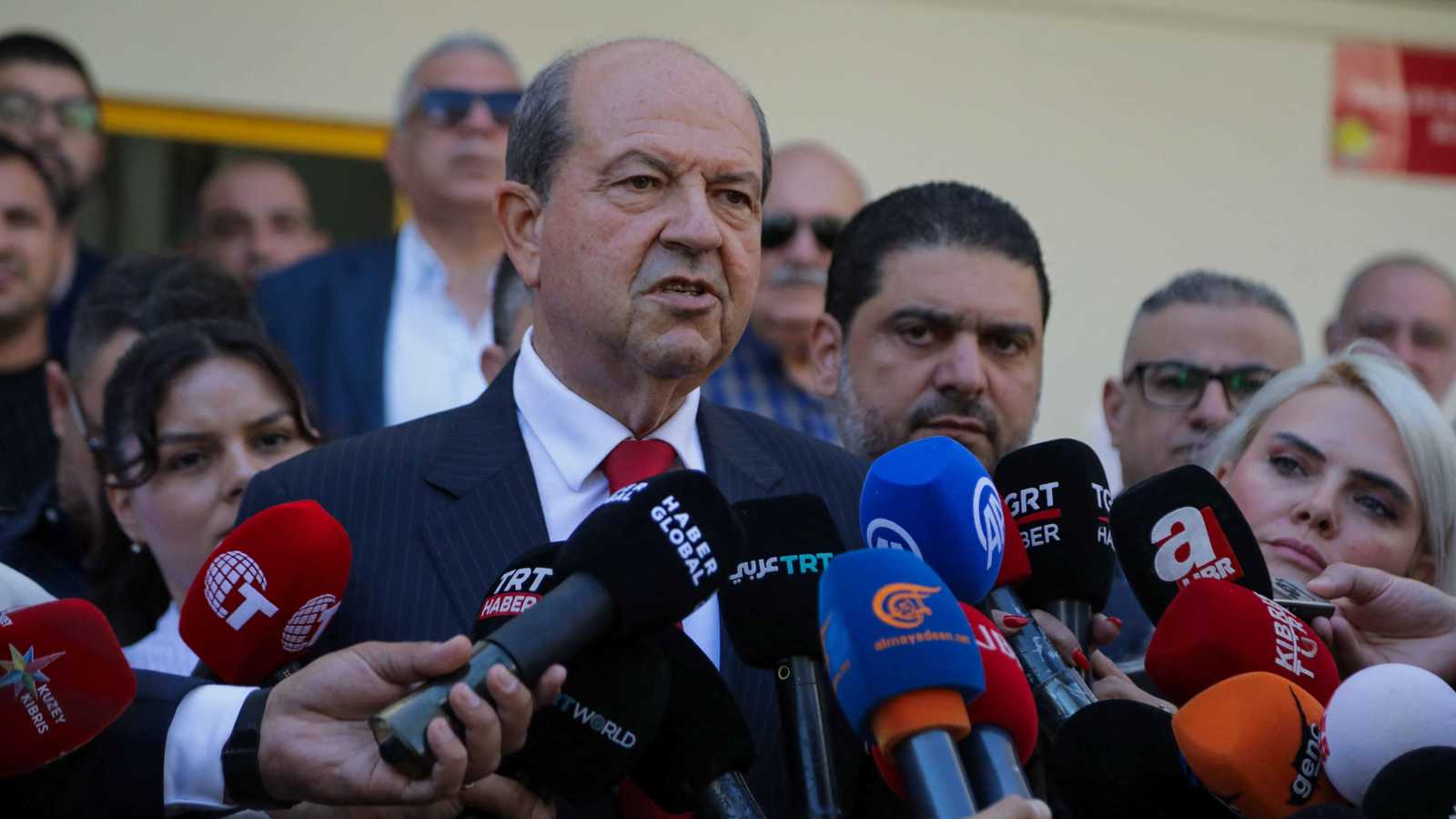 حليف أردوغان.. إرسين تتار يخسر انتخابات "شمال قبرص"