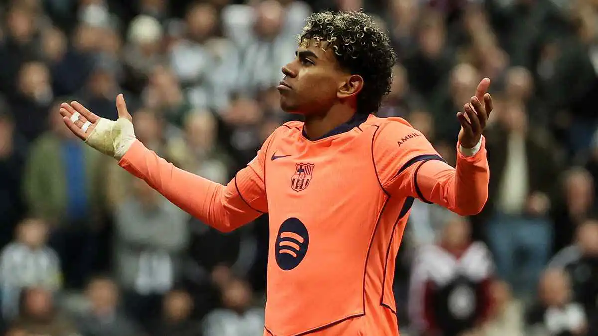 ما شاء الله.. لامين يامال يفاجئ متابعيه بأغنية ماهر زين (فيديو)