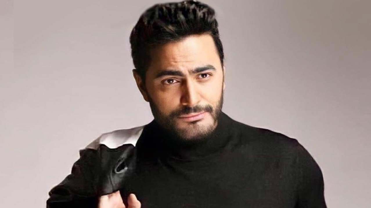 تامر حسني يعلق على "زلة" شيرين في حفلها الأخير