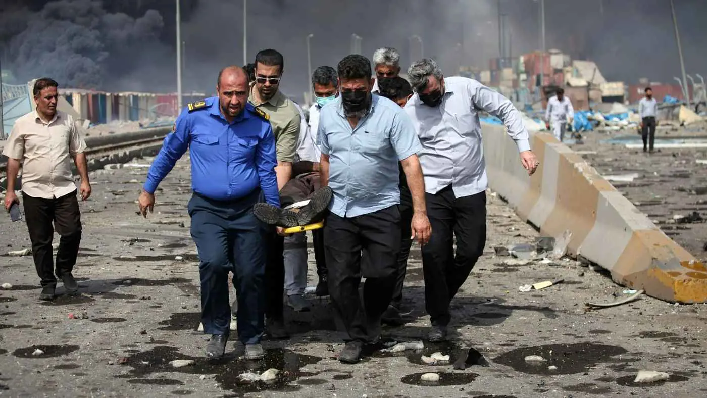 اتهامات وفرضيات.. انفجارات بندر عباس تصدم الإعلام الإيراني