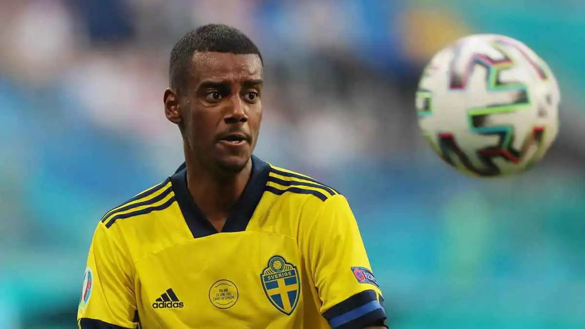 نيوكاسل يصدم إيزاك: لن ترحل إلى ليفربول