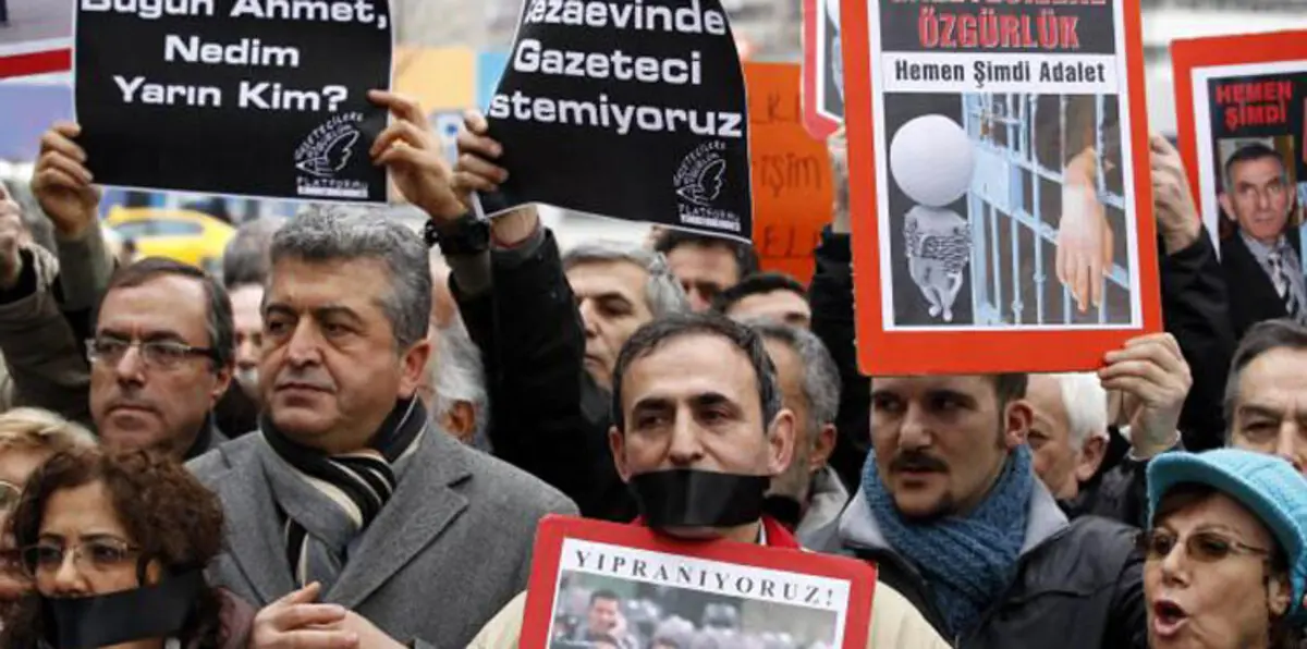 لجنة دولية تندد باعتقال تركيا لعشرات الصحفيين