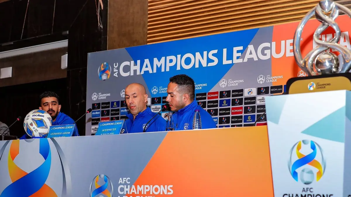 نهائي دوري أبطال آسيا.. المعيوف وجارديم يردان على "عدم معرفة مدرب بوهانغ بنادي الهلال"