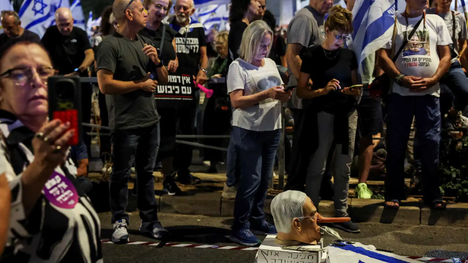 مظاهرة مرتقبة أمام منزل الرئيس الإسرائيلي لمنع العفو عن نتنياهو