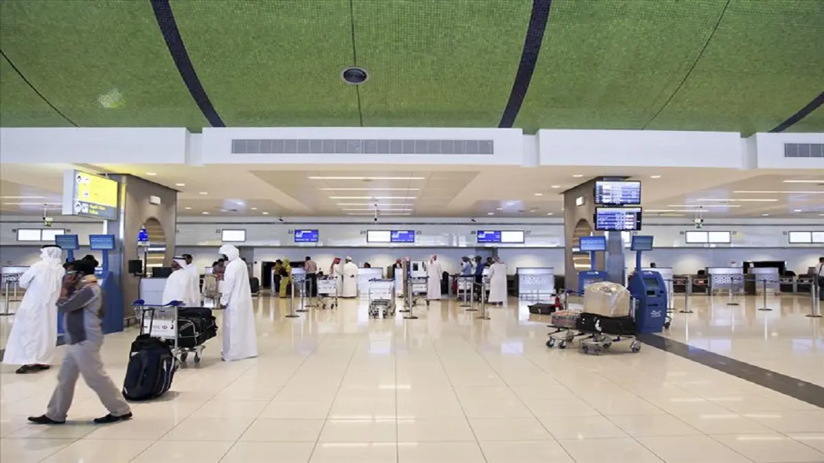 الإمارات تعلق الرحلات الجوية القادمة والمغادرة إلى 4 دول