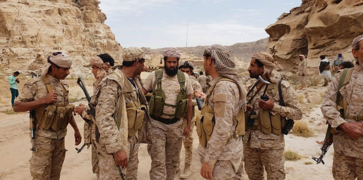 الجيش اليمني يسيطر على مواقع ومرتفعات جبلية قرب السعودية