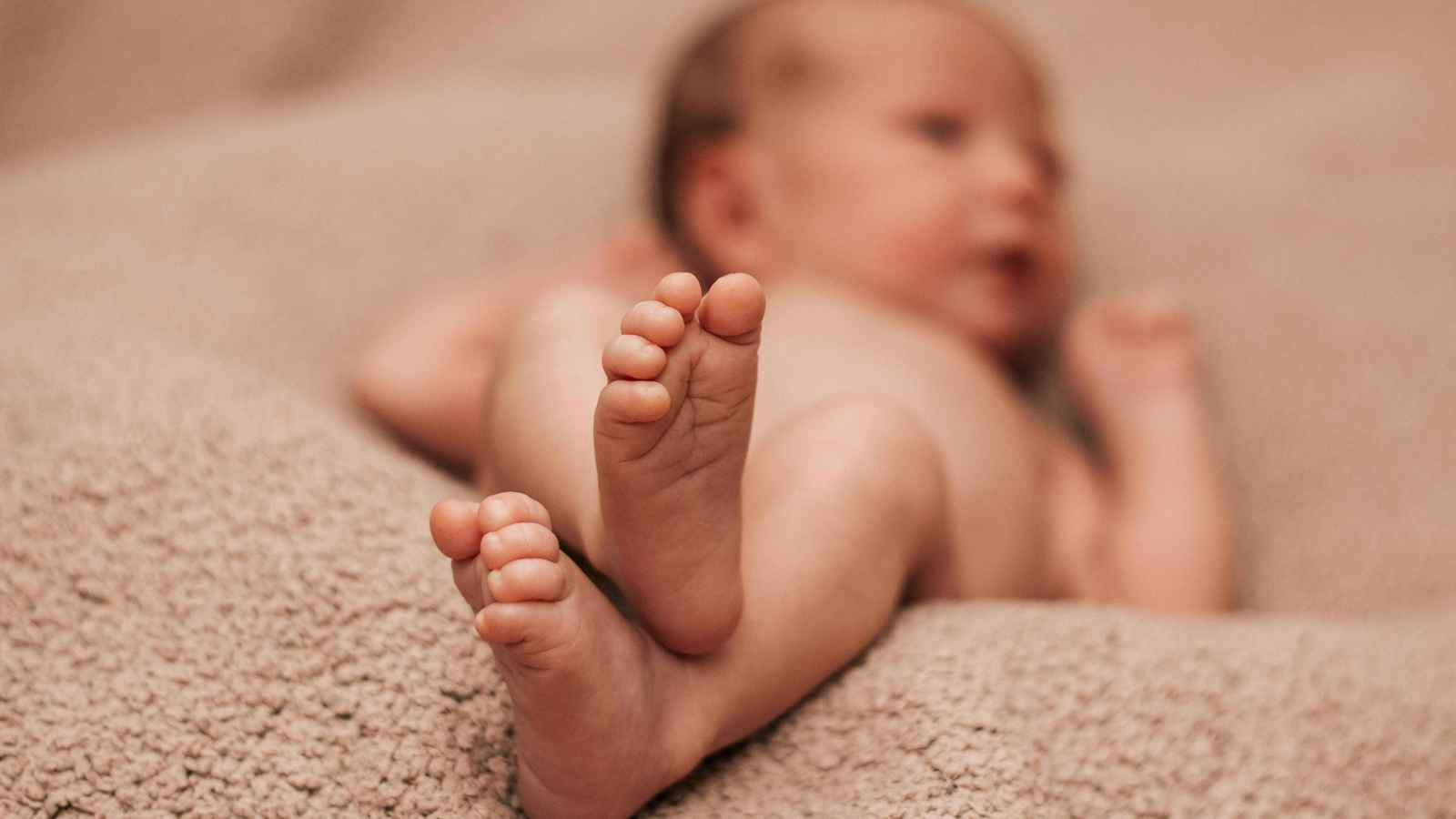 طوكيو.. مستشفى يوفر نظاماً سرياً لتسليم الرُّضع لأسر بديلة