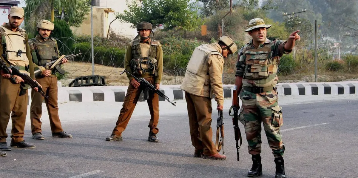 حظر تجول في كشمير الهندية إثر مقتل زعيم حزب