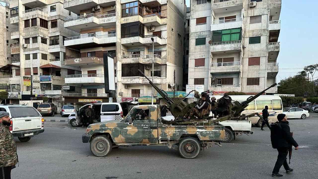 سيناتور أمريكي يتهم دولتين بالوقوف خلف أحداث الساحل السوري