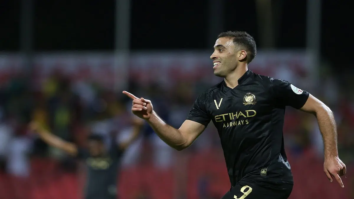 عبدالرزاق حمدالله يفجر أزمة جديدة داخل نادي النصر السعودي ويرفض السفر مع الفريق لمواجهة الفيصلي