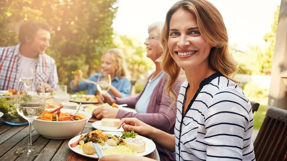 أطعمة طبيعية تمنحك السعادة.. تعرف عليها