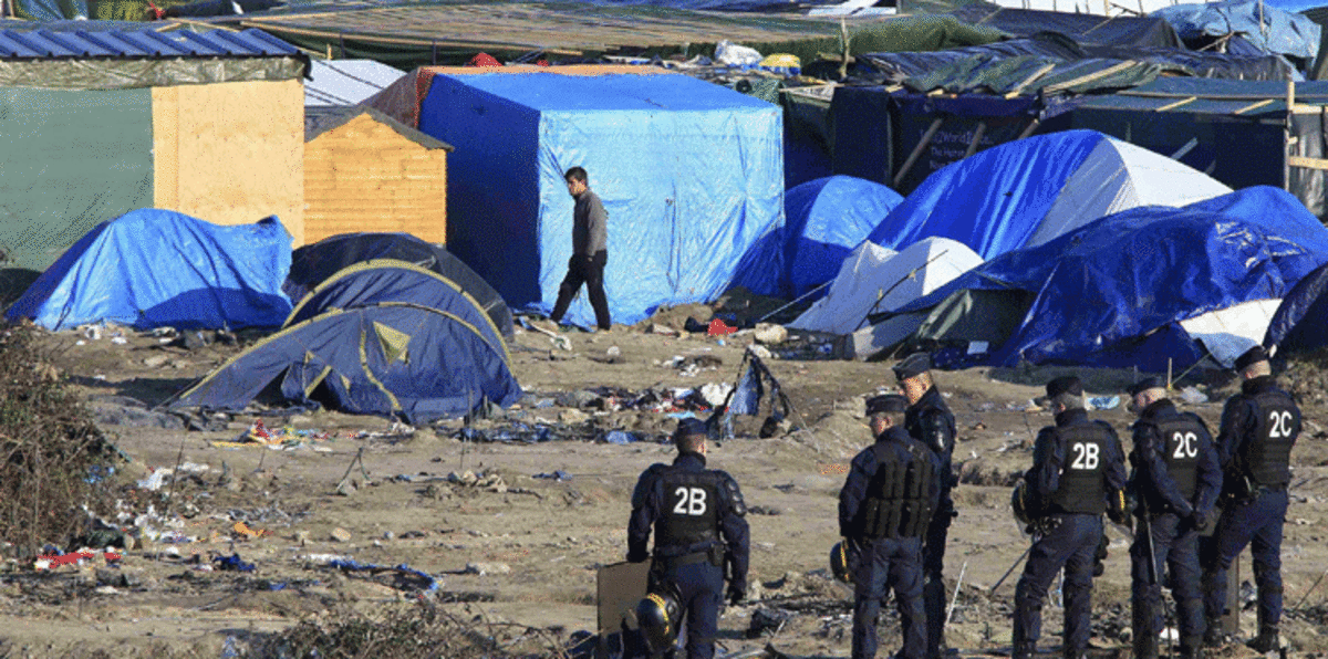 فرنسا تفتتح أول مخيم للاجئين في باريس