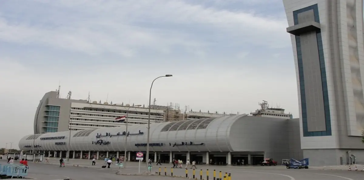 السلطات المصرية تمنع شاعراً معارضاً من مغادرة البلاد