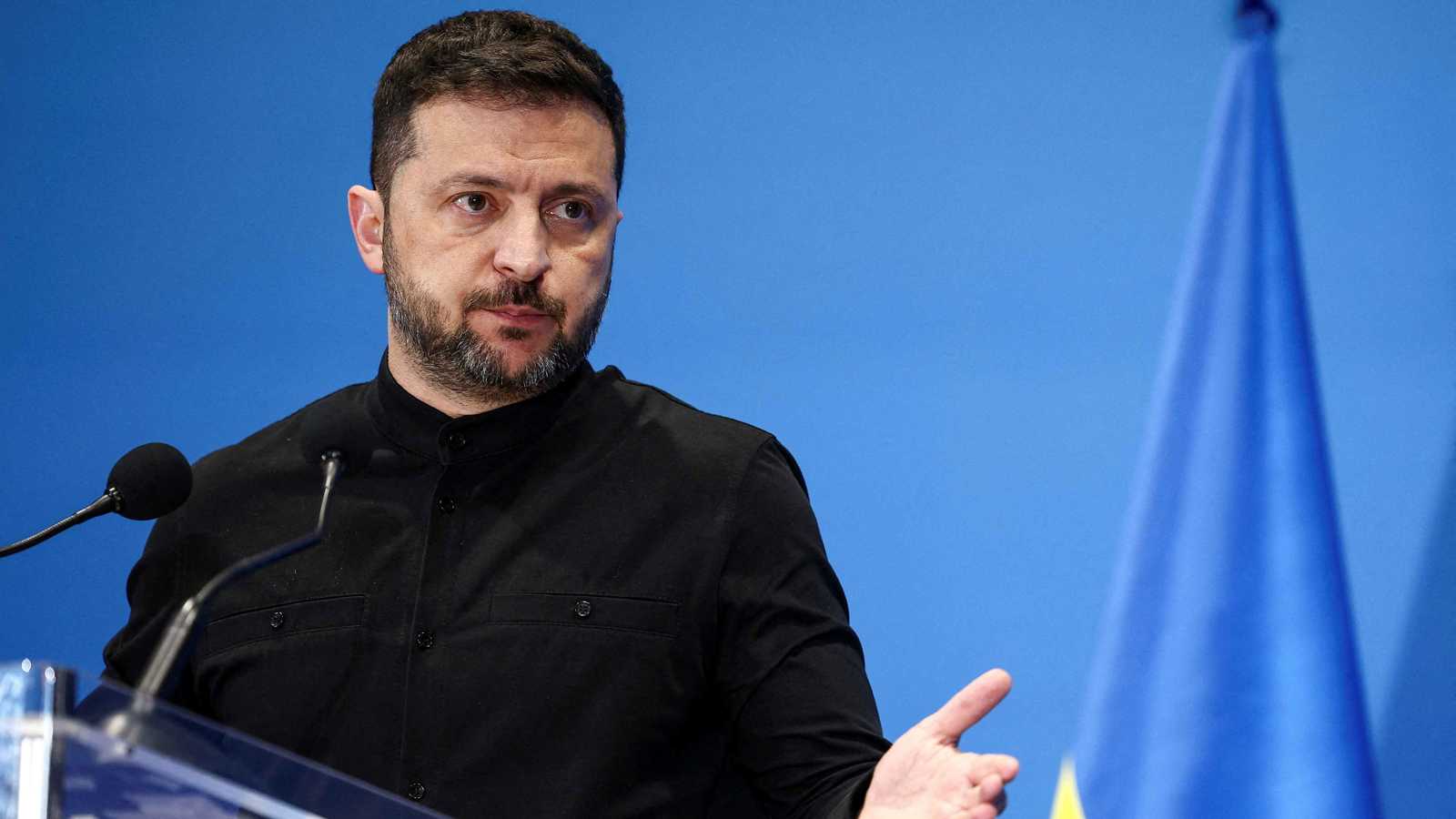 زيلينسكي يناقش مع ترامب العقوبات على روسيا وصفقة مسيرات