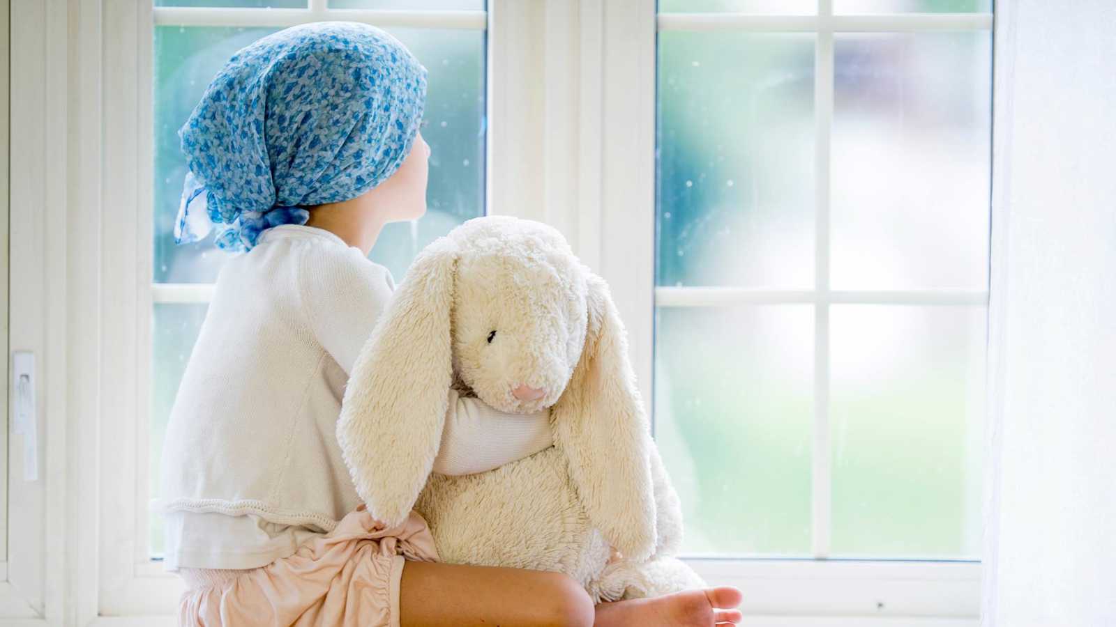 كيف يمكن للوالدين دعم أطفالهم المصابين بسرطان الدم؟