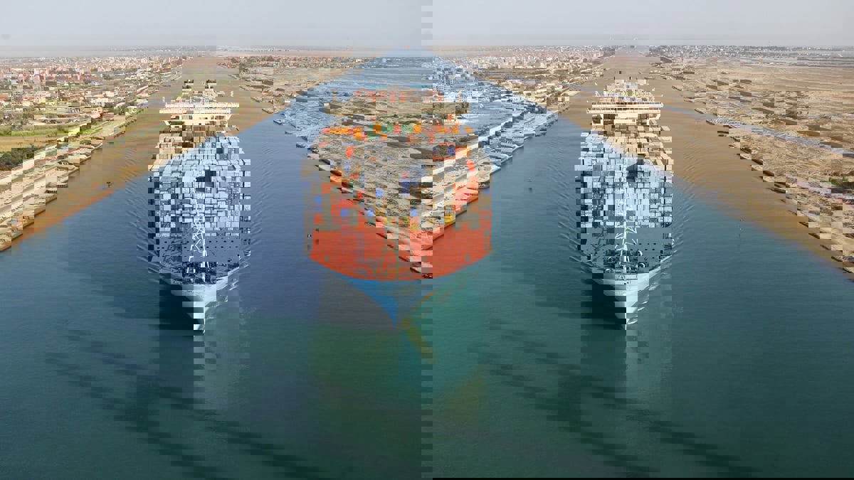 قناة السويس تحقق أعلى إيرادات سنوية في تاريخها