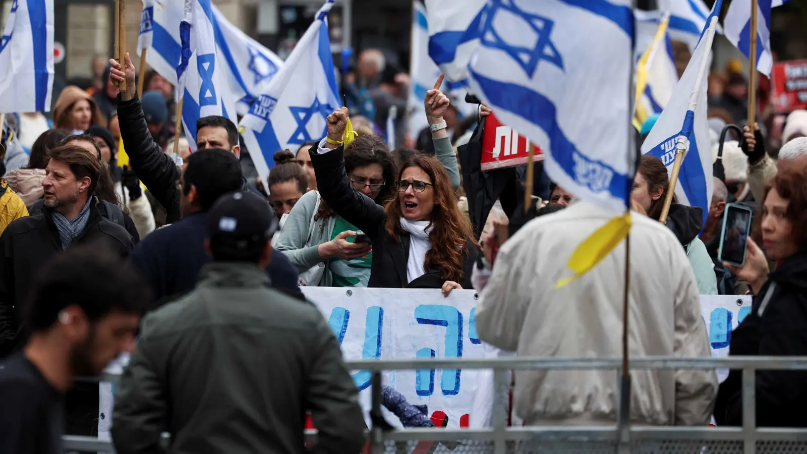 "سياسة إجرامية".. رسالة نارية من أهالي الرهائن الإسرائيليين لنتنياهو