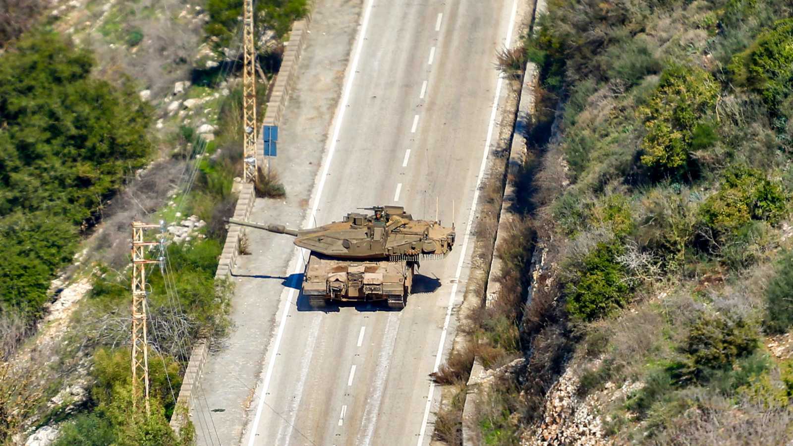 "معاريف": إسرائيل تخطط للبقاء طويلًا في جنوب لبنان