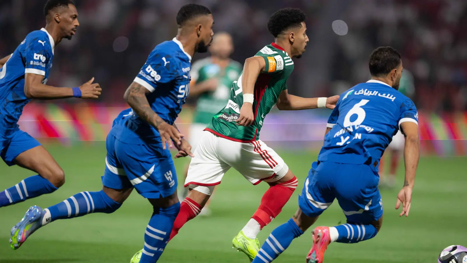 الهلال يسقط في التعادل مع الاتفاق ويبتعد عن لقب الدوري السعودي (فيديو)