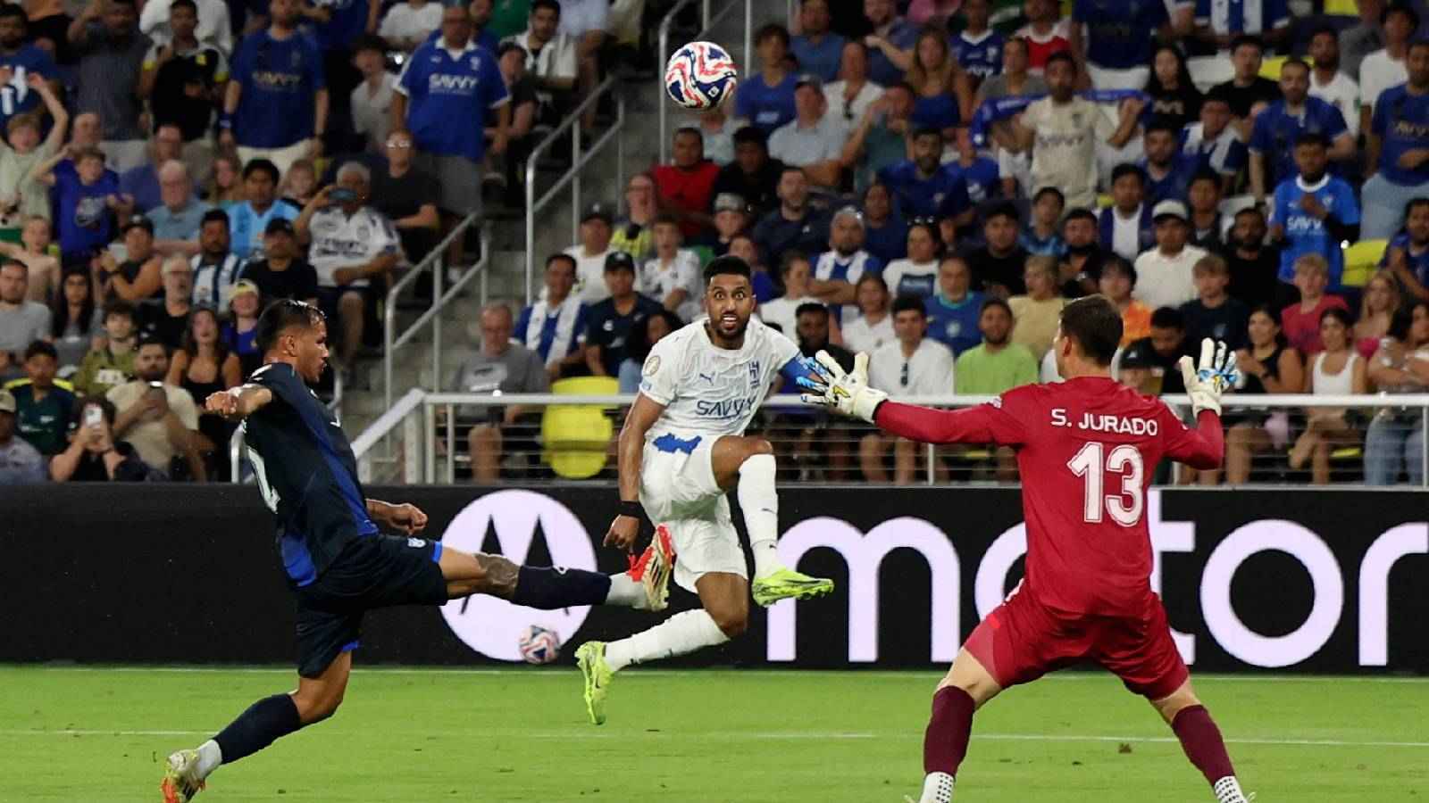 سلمهم الكرة وسيقضون عليك.. تصريحات لافتة من غوارديولا عن الهلال وسالم الدوسري