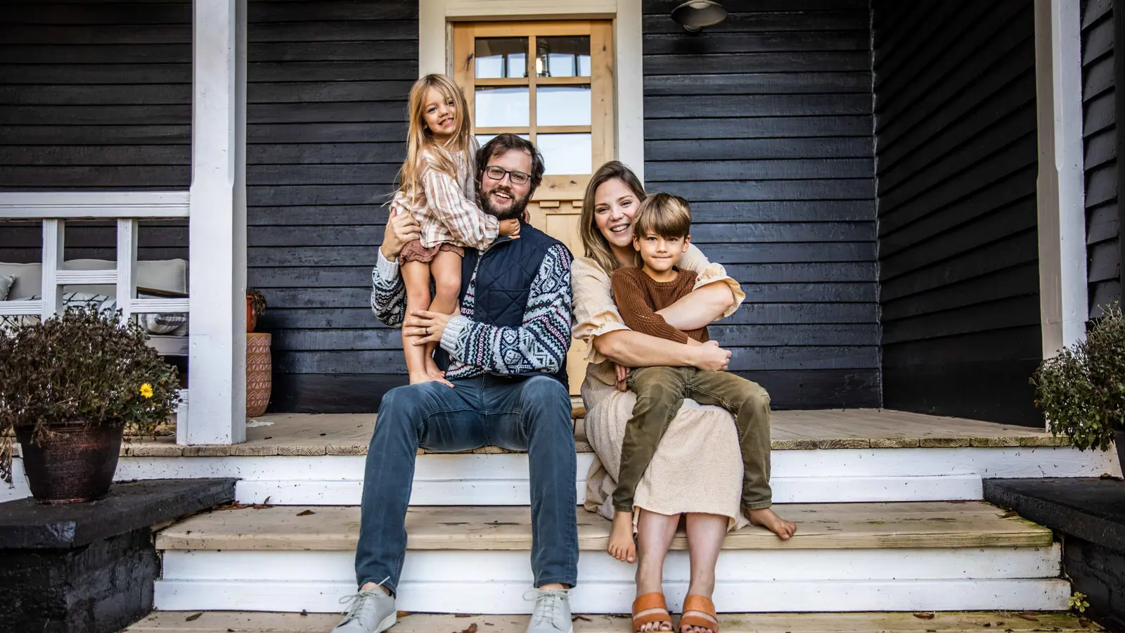 كيف يؤثر الوالدان في نمو شخصية أطفالهما؟