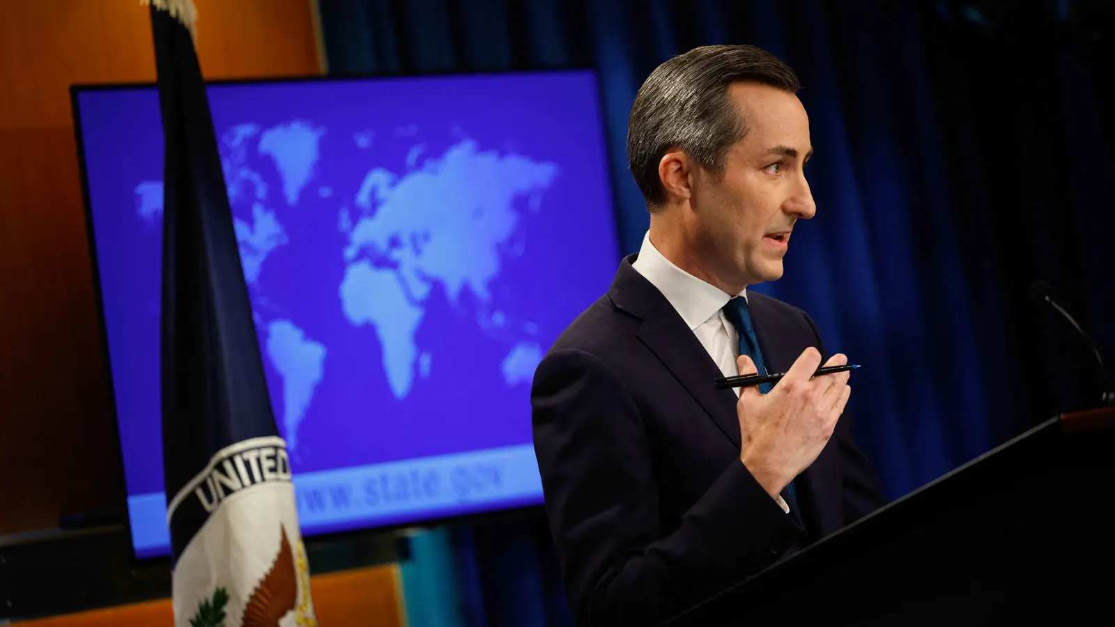 الخارجية الأمريكية تعلق على تطورات الأحداث في سوريا ولبنان