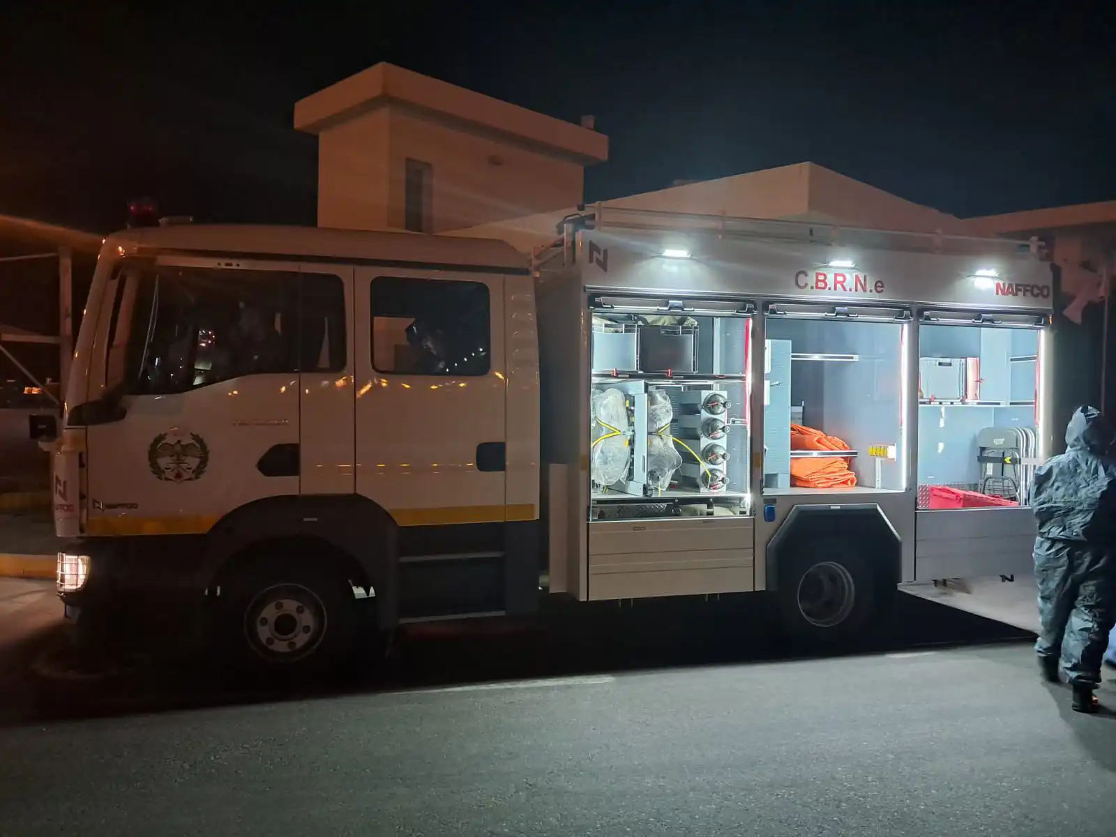 فرق الدفاع المدني في مكان الحادثة بالعقبة، الأردن