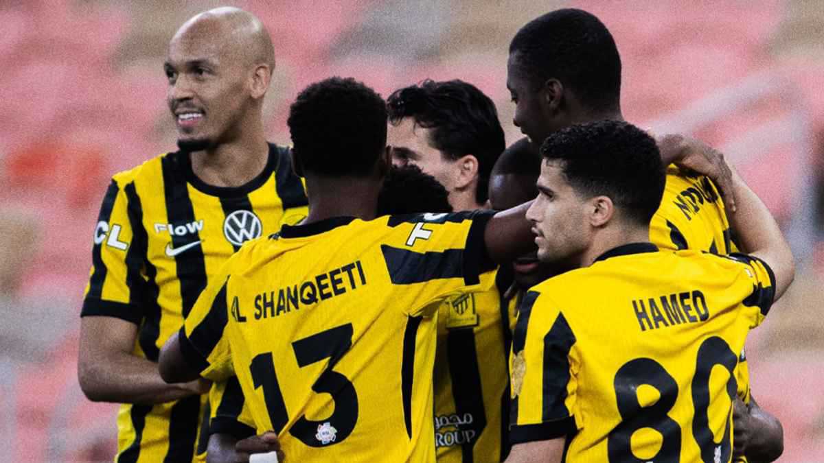 الشمعة المضيئة.. أكثر لاعب أبهر جمهور الاتحاد السعودي ضد النجمة 