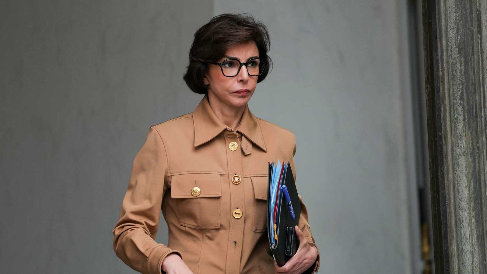 التخلي عن ترشيح رشيدة داتي يفجر الخلافات في حزب ماكرون