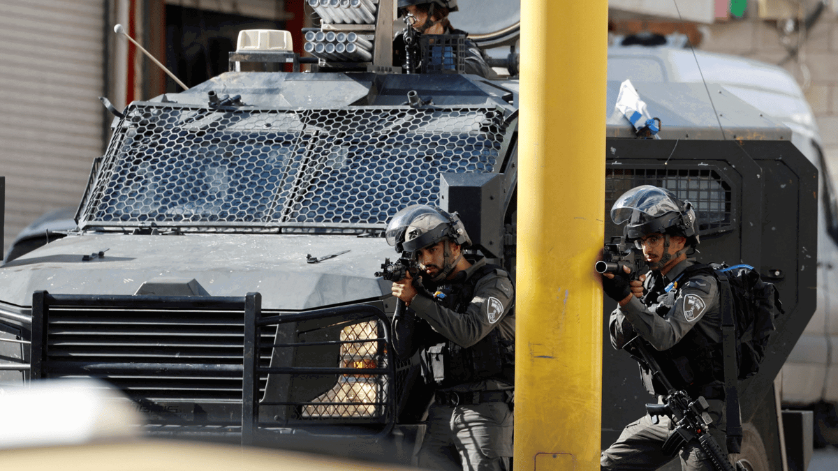 الجيش الإسرائيلي ينفذ حملة مداهمات واعتقالات في الضفة الغربية 