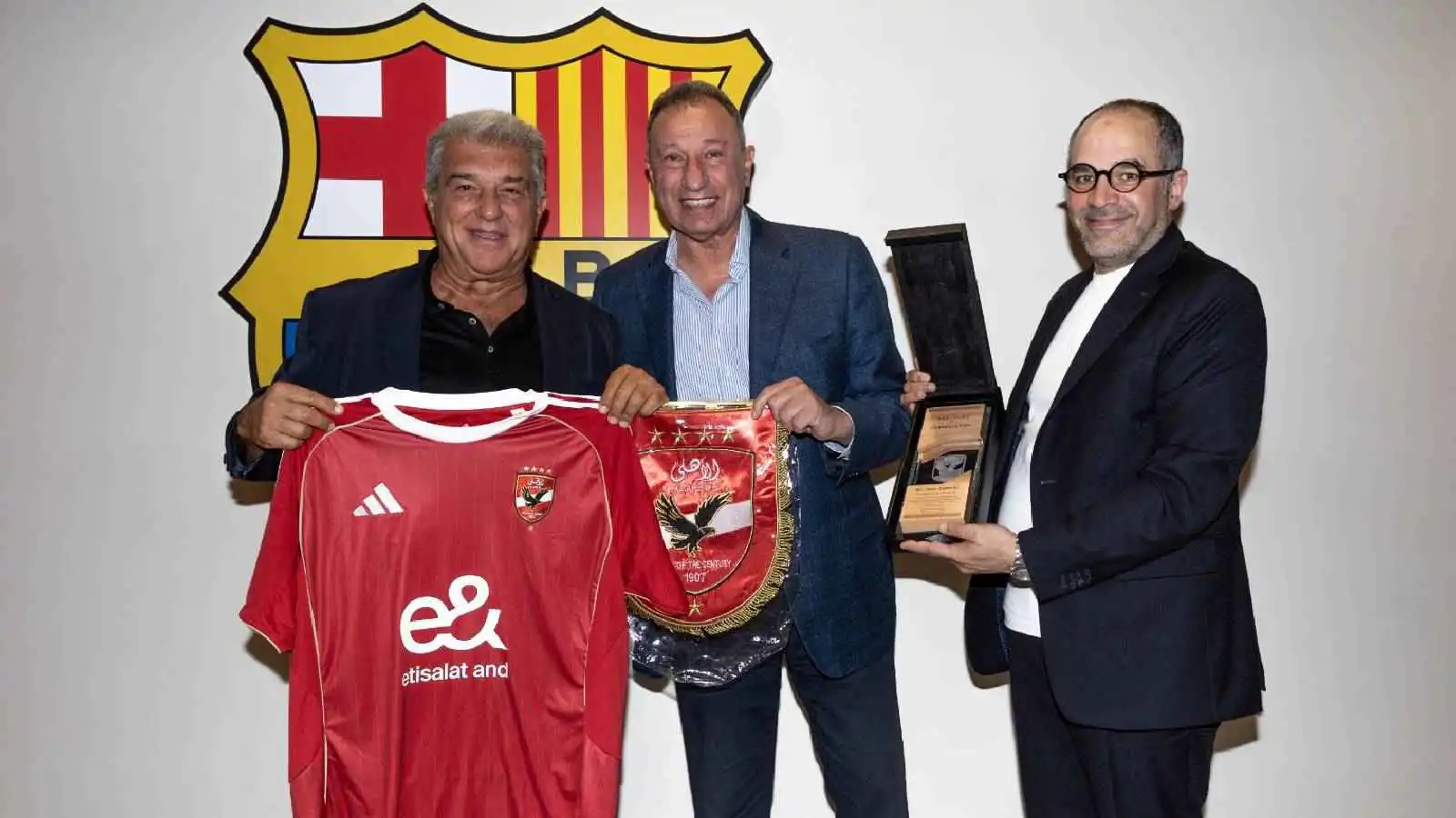 سبب اجتماع محمود الخطيب مع لابورتا