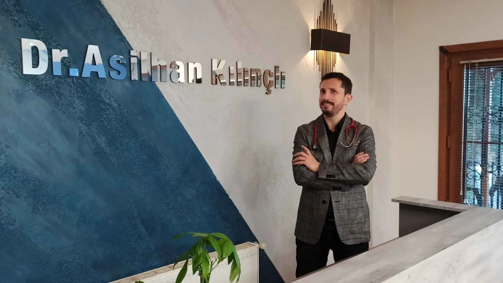 خرج ليهدأ بعد مشاجرة زوجية.. نهاية حزينة لطبيب تركي (فيديو)