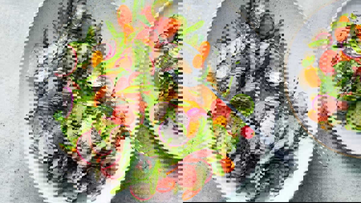 هل تناول السَّلطات طوال اليوم عادة صحية؟