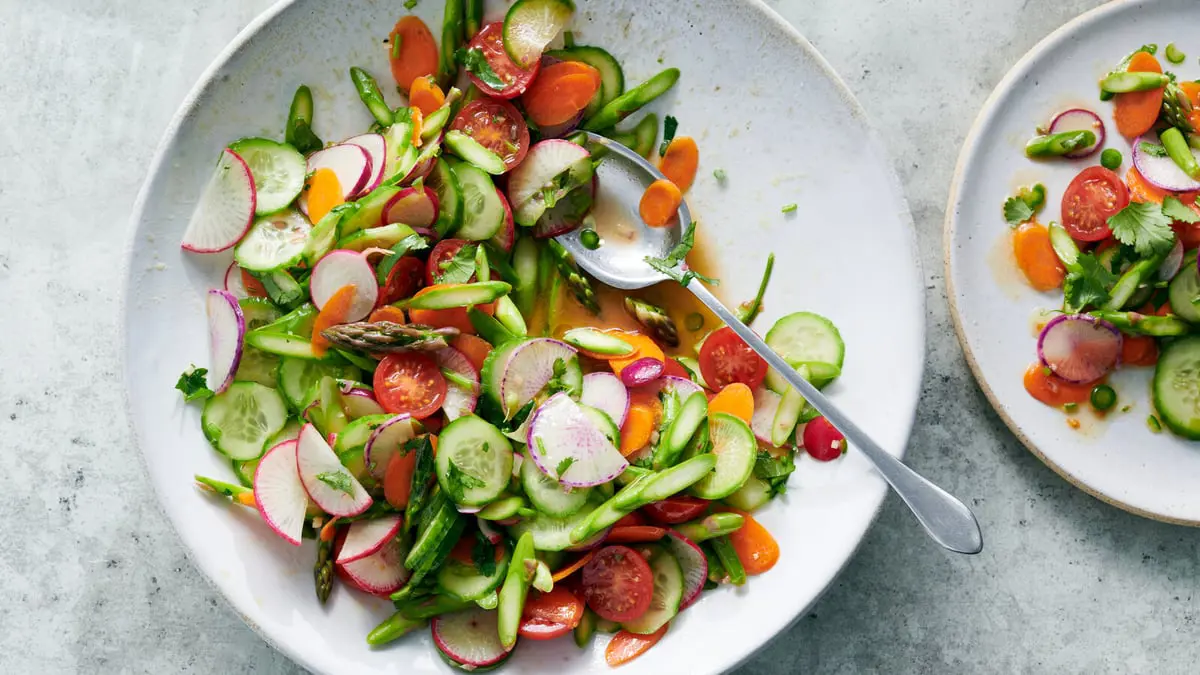 هل تناول السَّلطات طوال اليوم عادة صحية؟