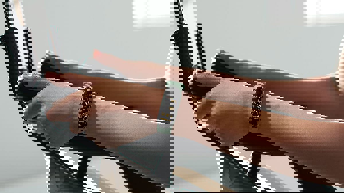 تقرير: انفجار سوار "شاومي"  Mi Band 5 أثناء الشحن يثير شكوك المستخدمين