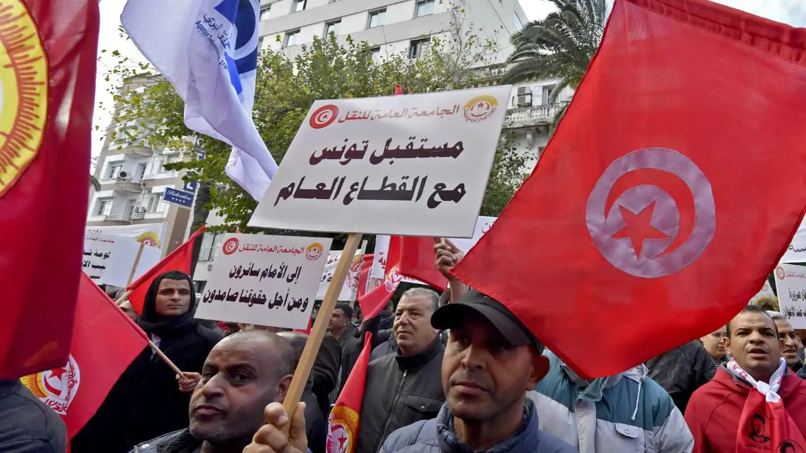 زيادة الأجور.. أزمة جديدة بين الحكومة التونسية واتحاد الشغل