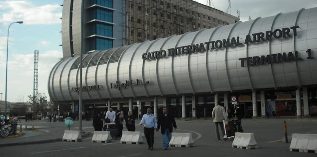 السفير السعودي يعلق على حادثة ضرب مواطن سعودي بمطار القاهرة