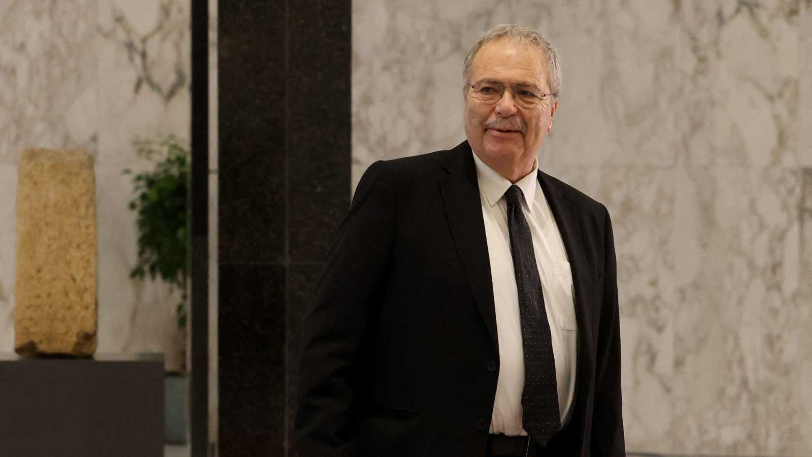 الحكومة اللبنانية توجه الأجهزة الأمنية للتحقق من تحركات أنصار الأسد