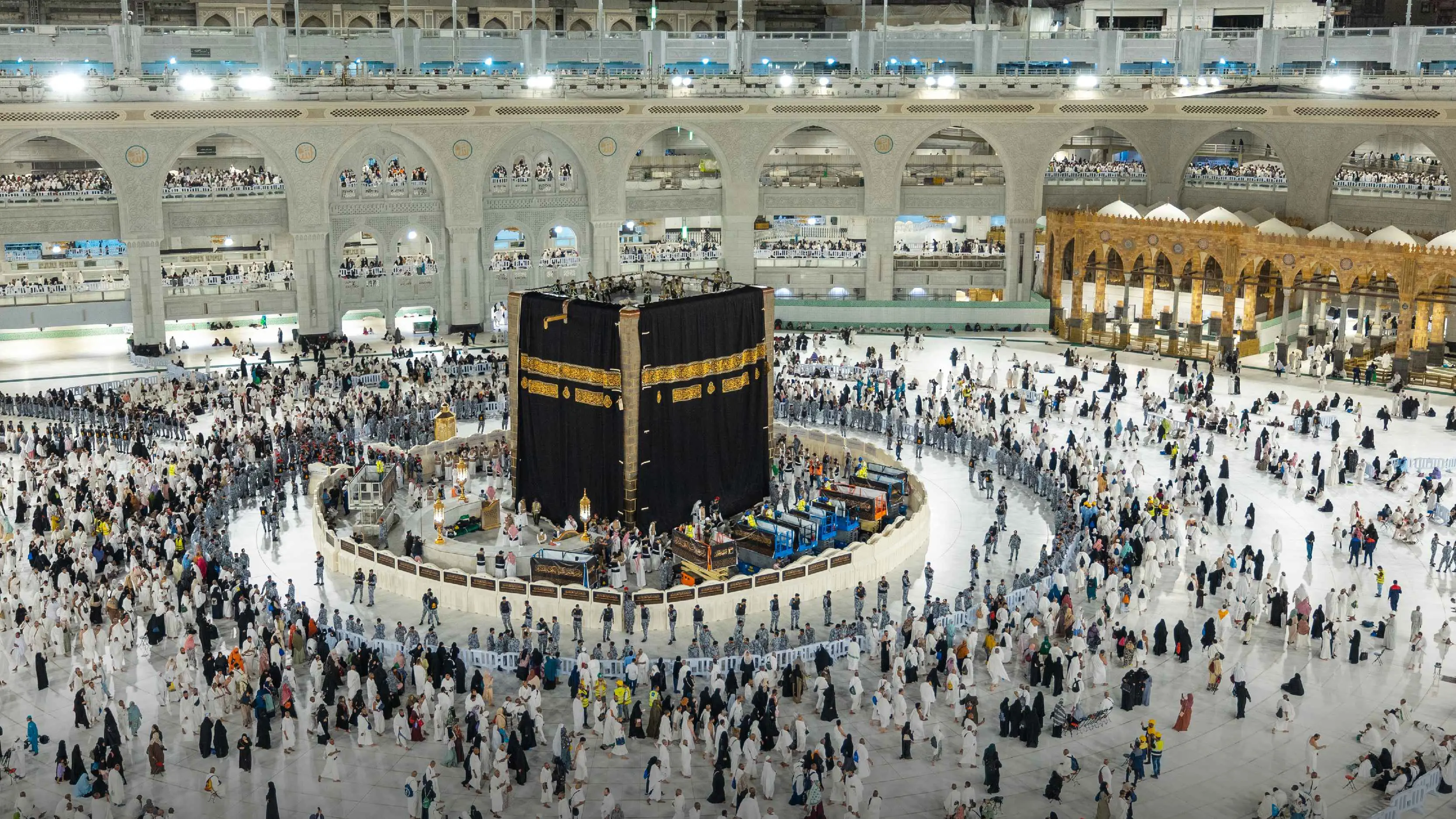 كيف تطورت صناعة كسوة الكعبة المشرفة؟ (فيديو)