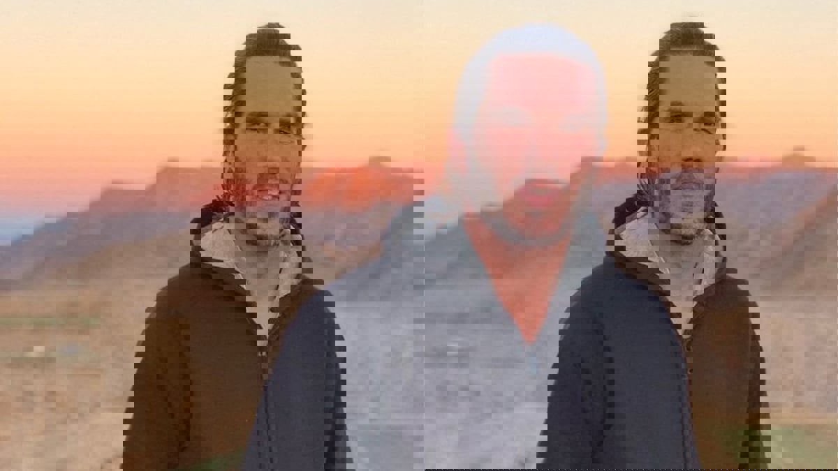 محكمة إيرانية تؤيد حكمًا بالسجن 8 سنوات على فرنسي في قضية تجسس