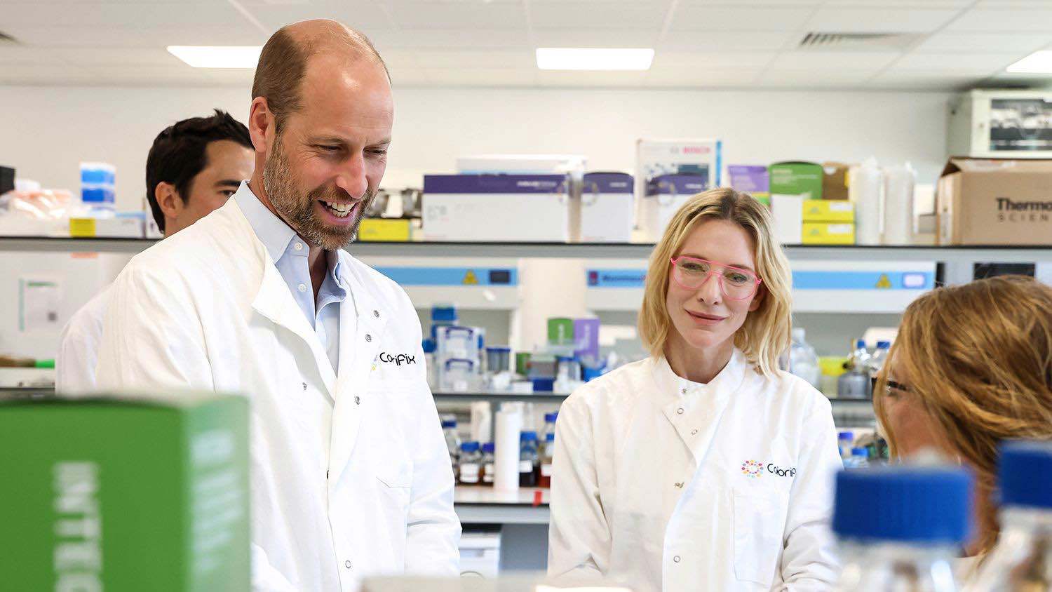 ويليام وكيت بلانشيت يدعمان صباغة أقمشة مستدامة (فيديو)