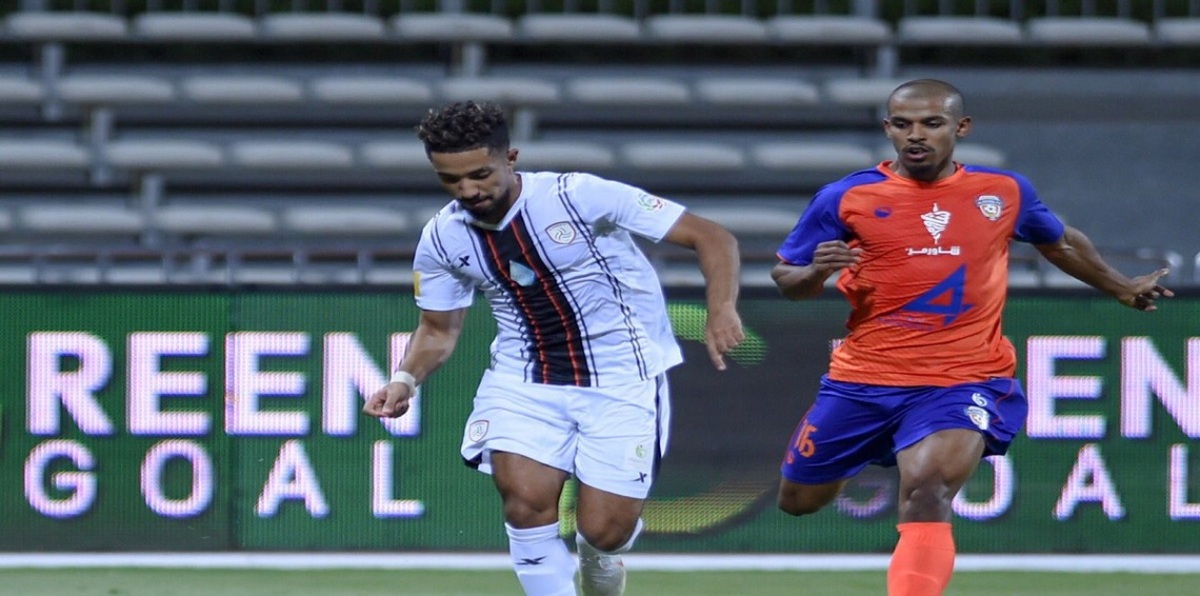 هتان باهبري لاعب نادي الشباب السعودي يتورط في تصريح مسيء (فيديو)