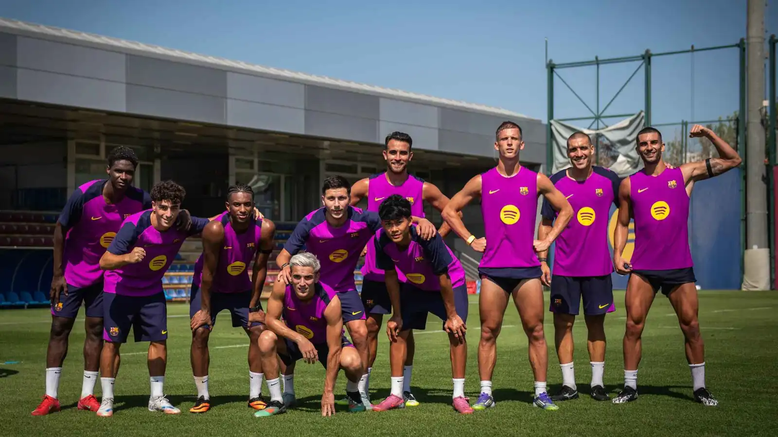 يملك 5 صفات مثالية.. منتخب الفلبين يحلم بنجم برشلونة