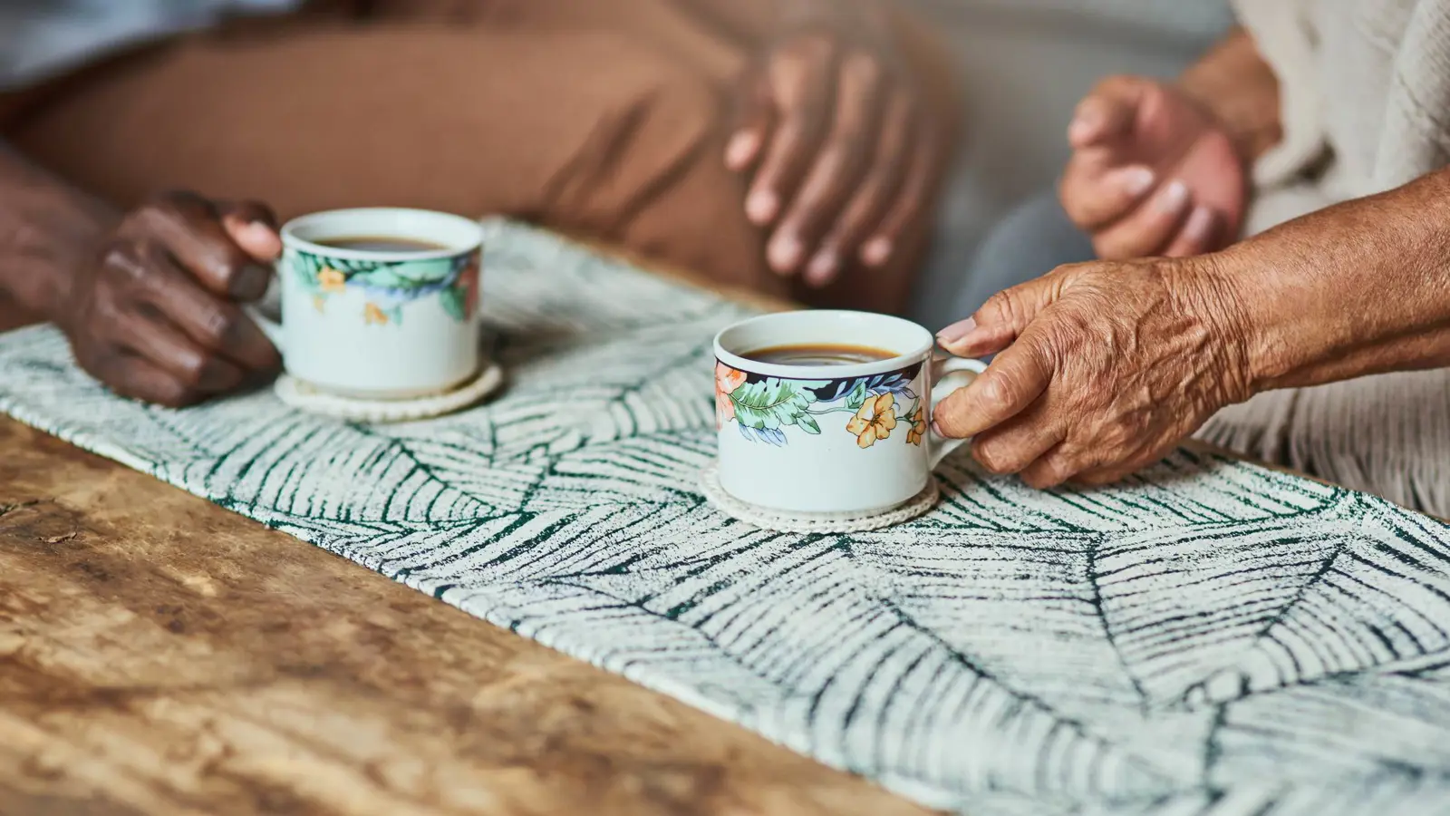 4 أكواب من القهوة يوميا قد تقلل "الوهن" لدى كبار السن