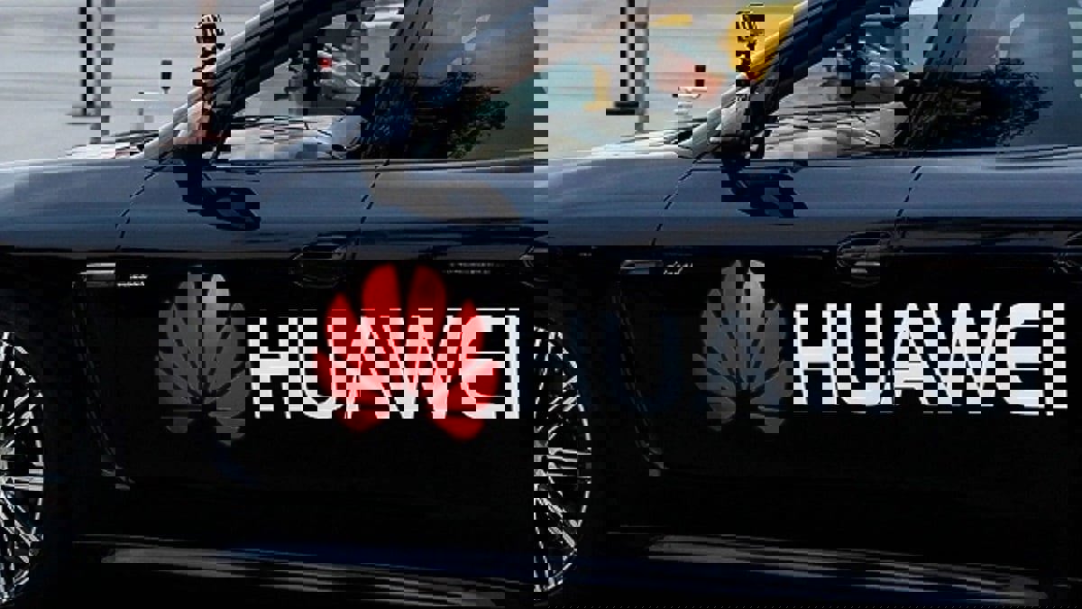 "هواوي" تخطط لدخول سوق السيارات الكهربائية هذا العام