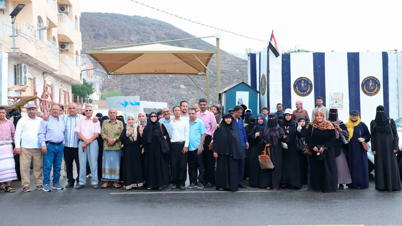 احتجاج موظفو الأمانة العامة للمجلس الانتقالي الجنوبي في عدن