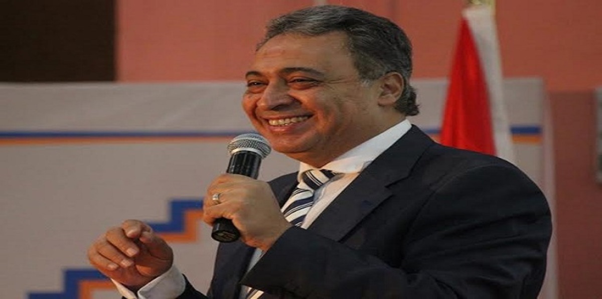 مصر.."فضيحة الرشوة" تربك وزير الصحة والنيابة تستمع للمتهمين